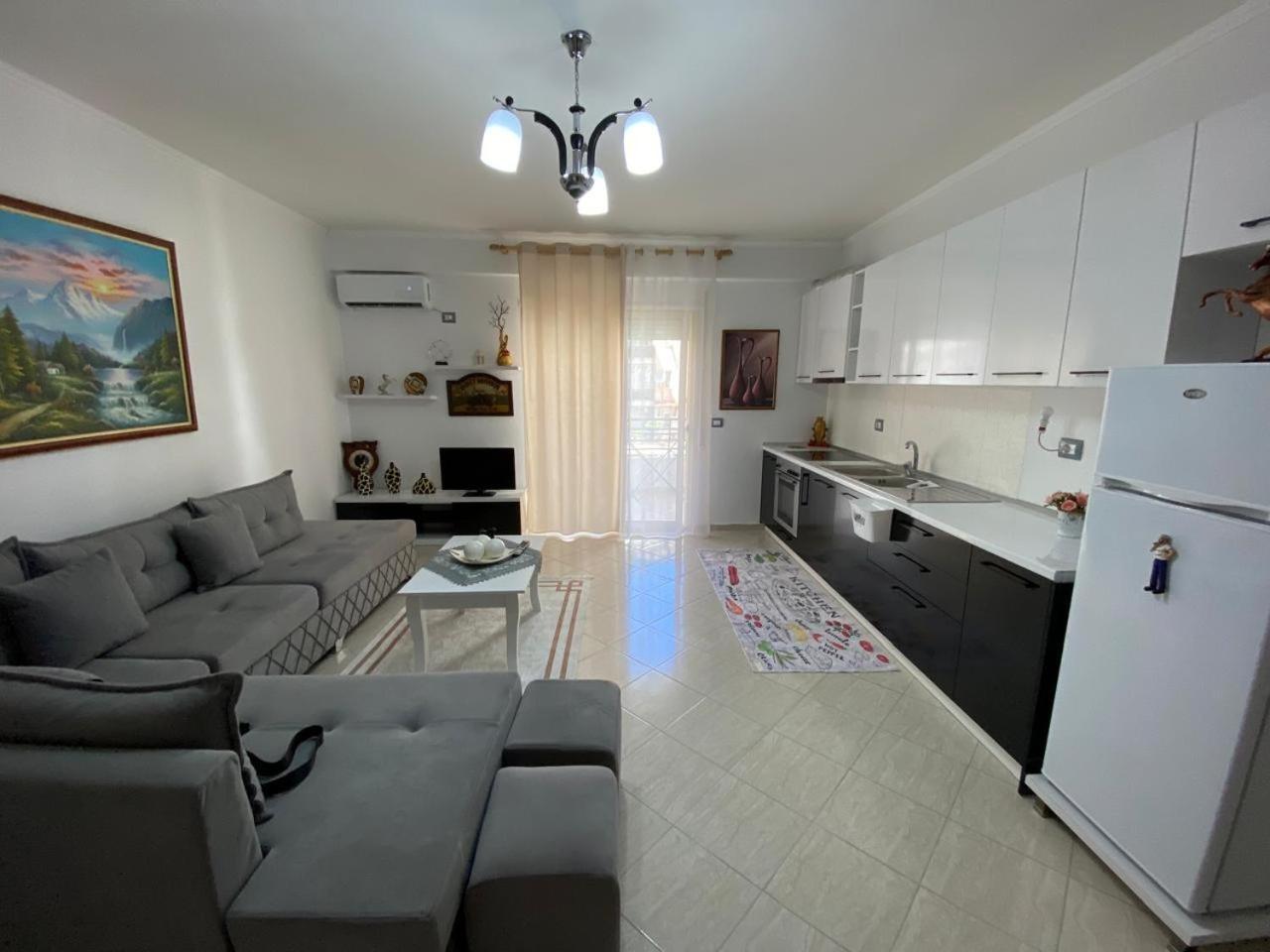 Liam Apartments Vlore Bagian luar foto